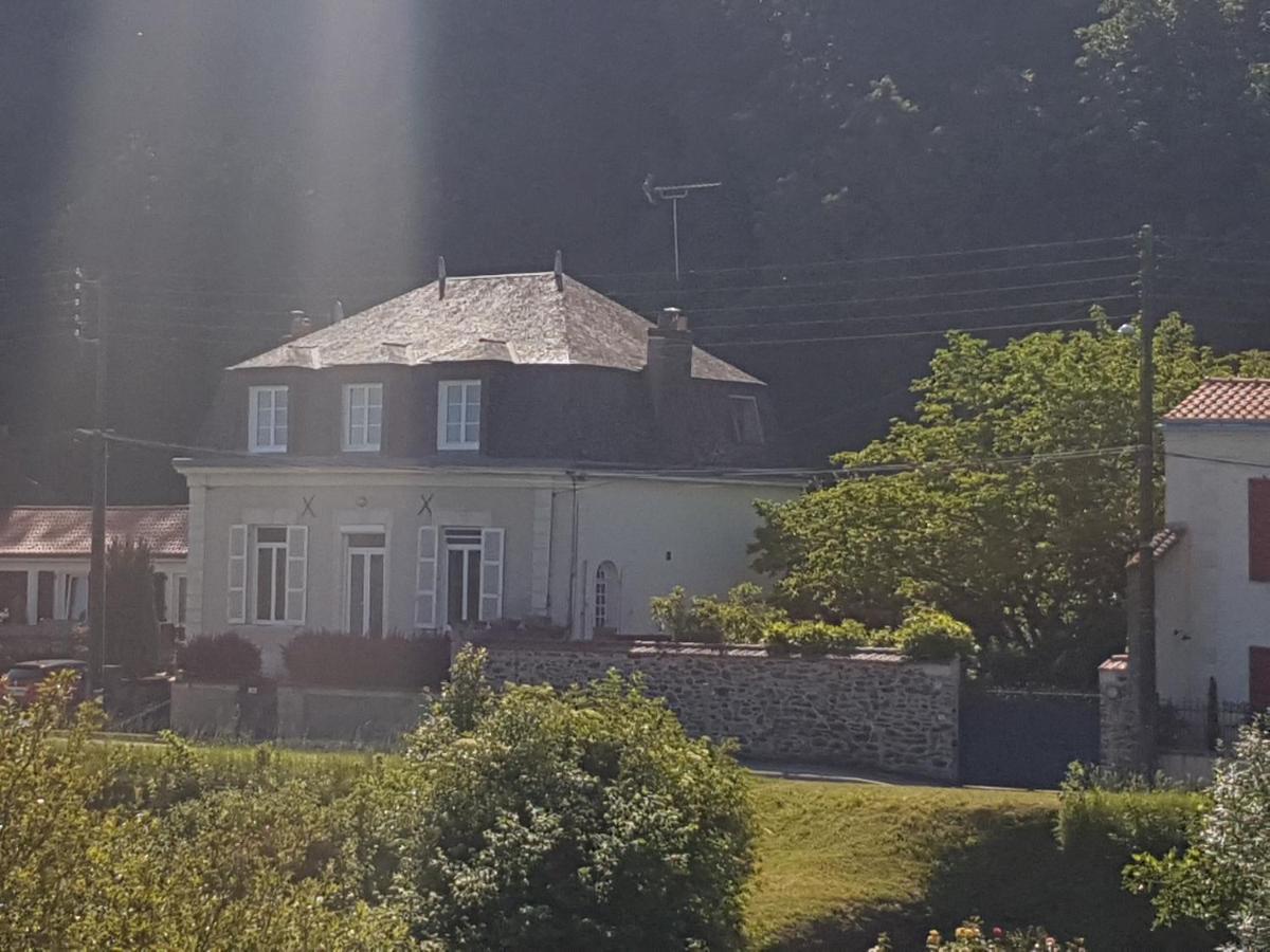 Lucriolla Hotel Oree-d'Anjou Kültér fotó